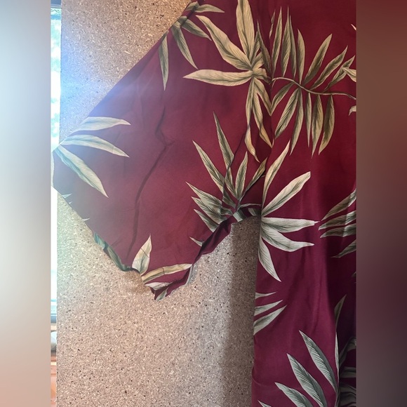 Consensus Burgundy Leaf Print Men's Size Large Button Up Shirt - Picture 7 of 7